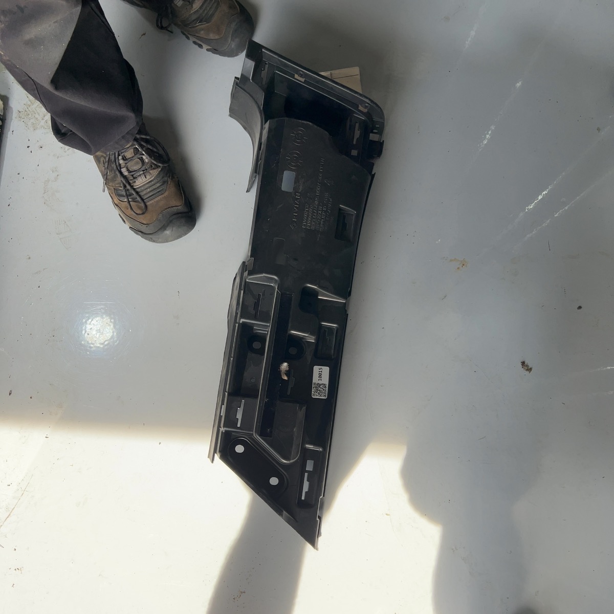 Rivian R1T Rear Cladding Body Bracket Cover