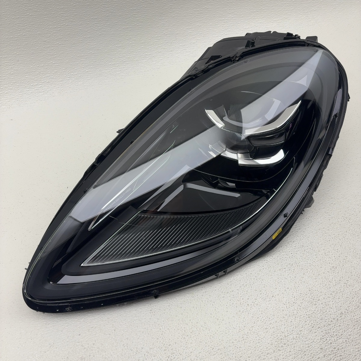 2019-2023 Porsche Macan Left Driver PDLS LED Headlight Assembly Oem