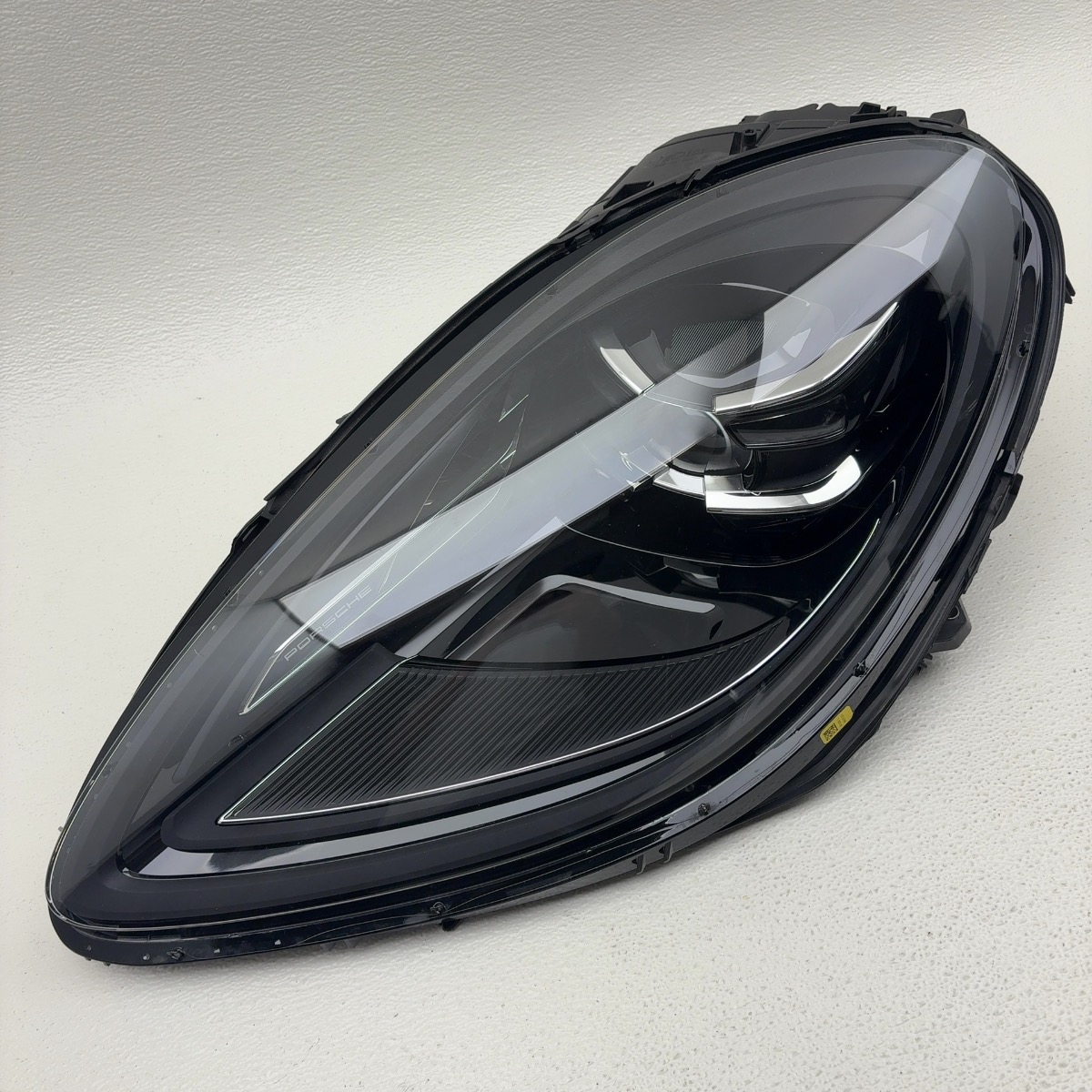2019-2023 Porsche Macan Left Driver PDLS LED Headlight Assembly Oem